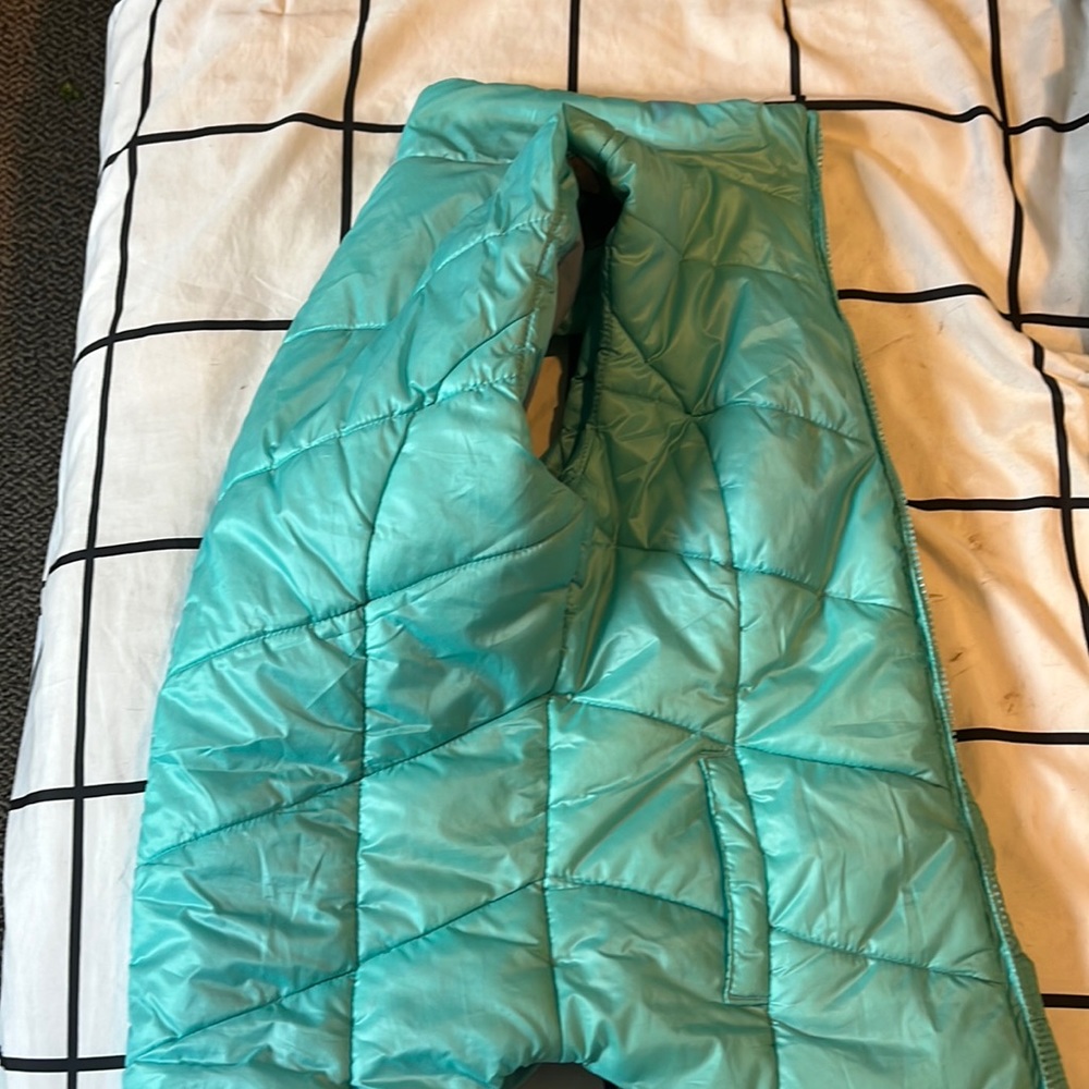 XS teal puffed vest